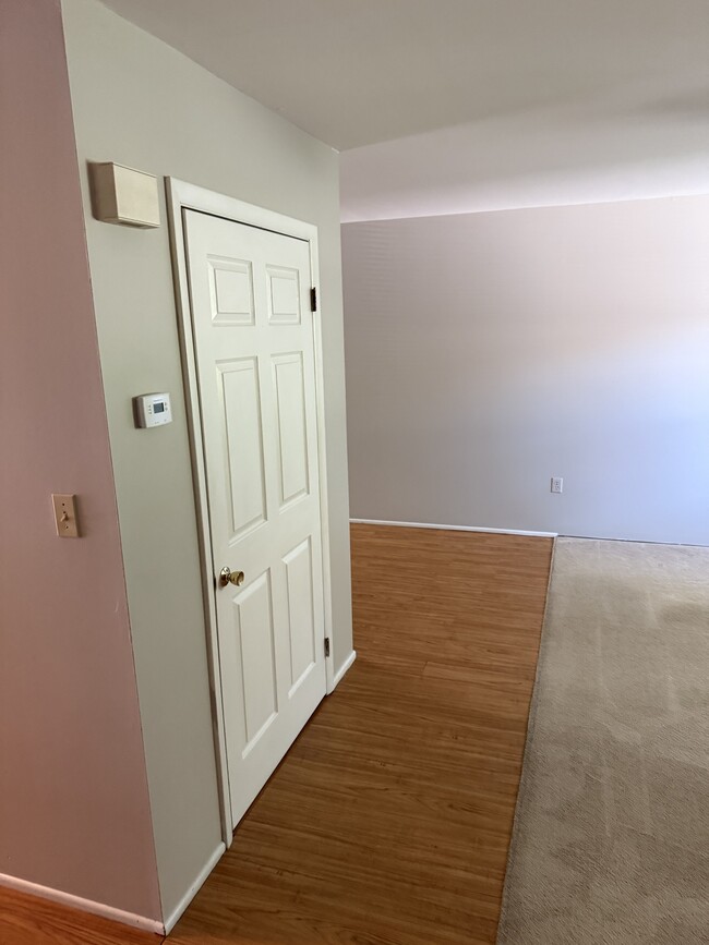 Building Photo - 12 Twin Willows Dr
