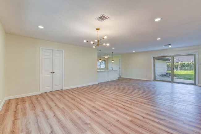 Building Photo - 4303 Osby Dr