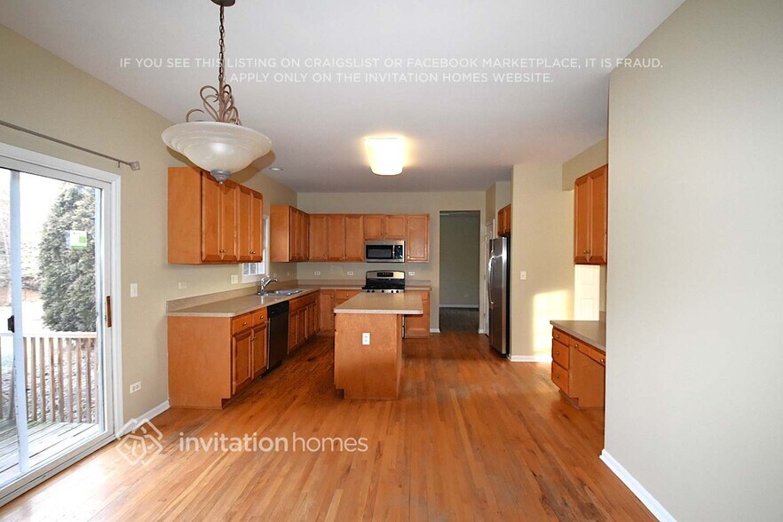 Building Photo - 16332 Hidden River Dr