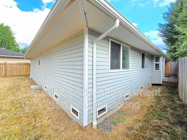 Building Photo - 5953 Grove St