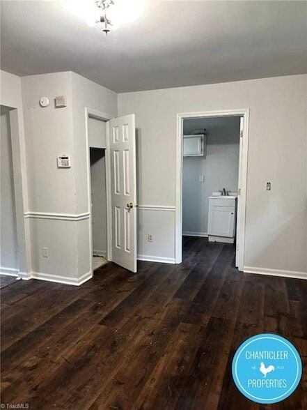 Building Photo - 6 Lord Foxley Ct