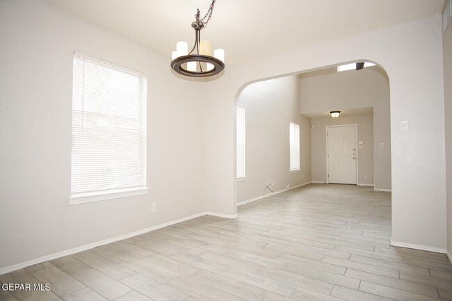 Building Photo - 3272 Garden Point Dr