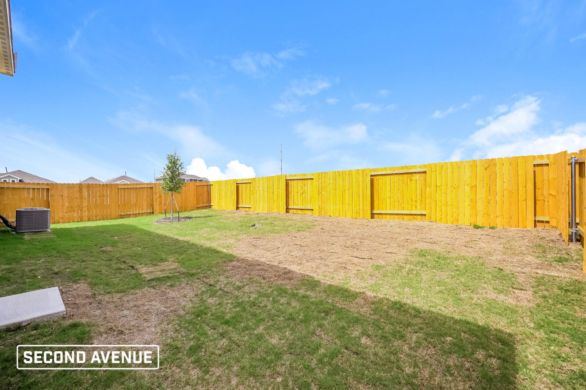 Building Photo - 1305 Woodwinds Dr