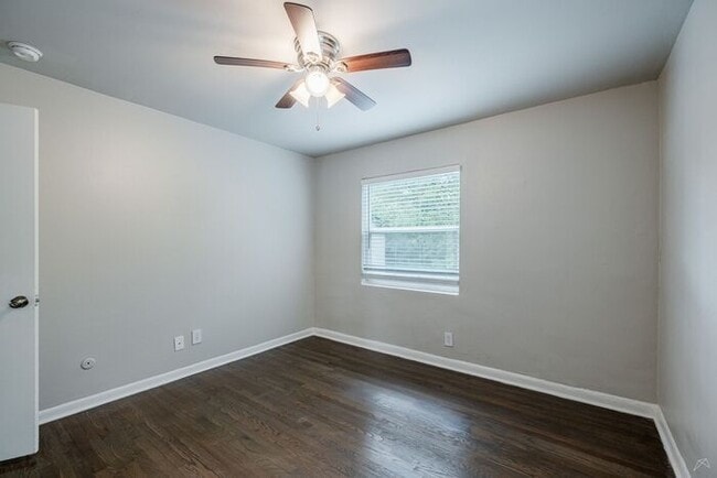 Building Photo - Second-Floor 2-Bedroom Premium Apartment | 850 SF