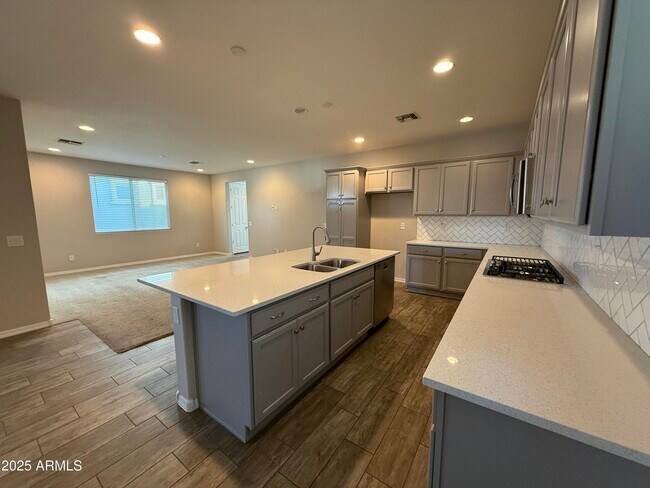 Building Photo - 3786 E Robert St