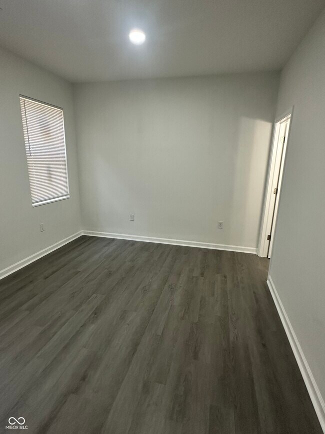 Building Photo - 2127 Haines Ave