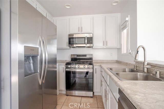 Building Photo - 13100 Bromont Ave