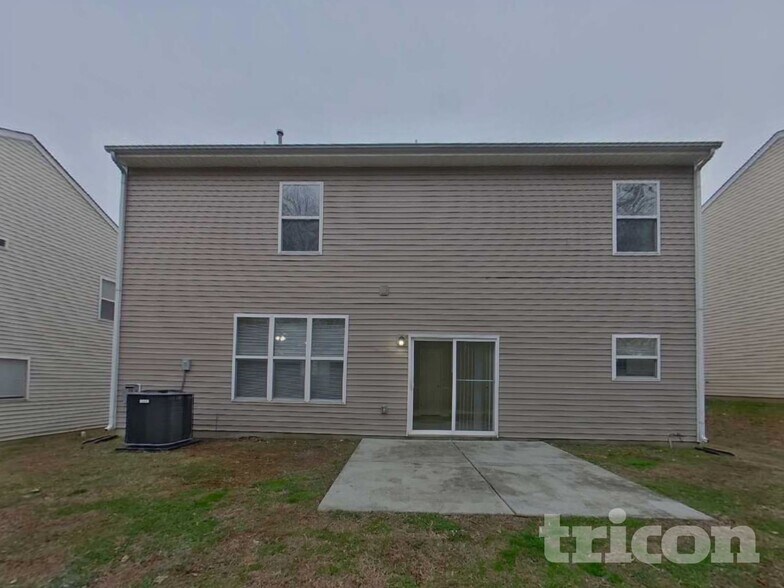 Building Photo - 11709 Oak St