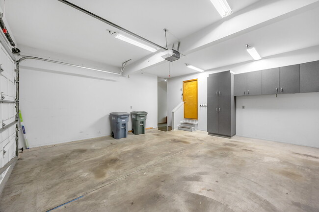Building Photo - Welcome to your new home, located in Deer ...