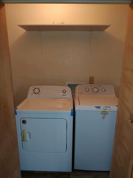 Building Photo - 2826 Baker Dr