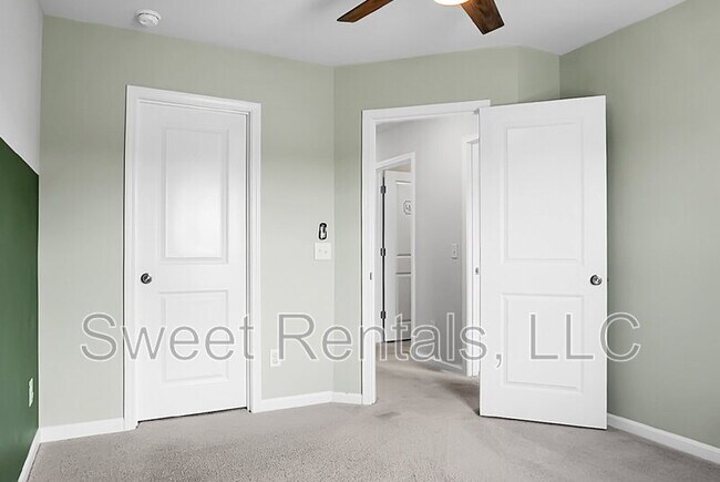 Building Photo - 210 Daniels Creek Cir