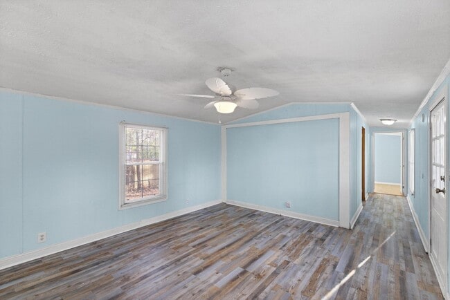 Building Photo - Peaceful Coastal Living Close to the Beach!