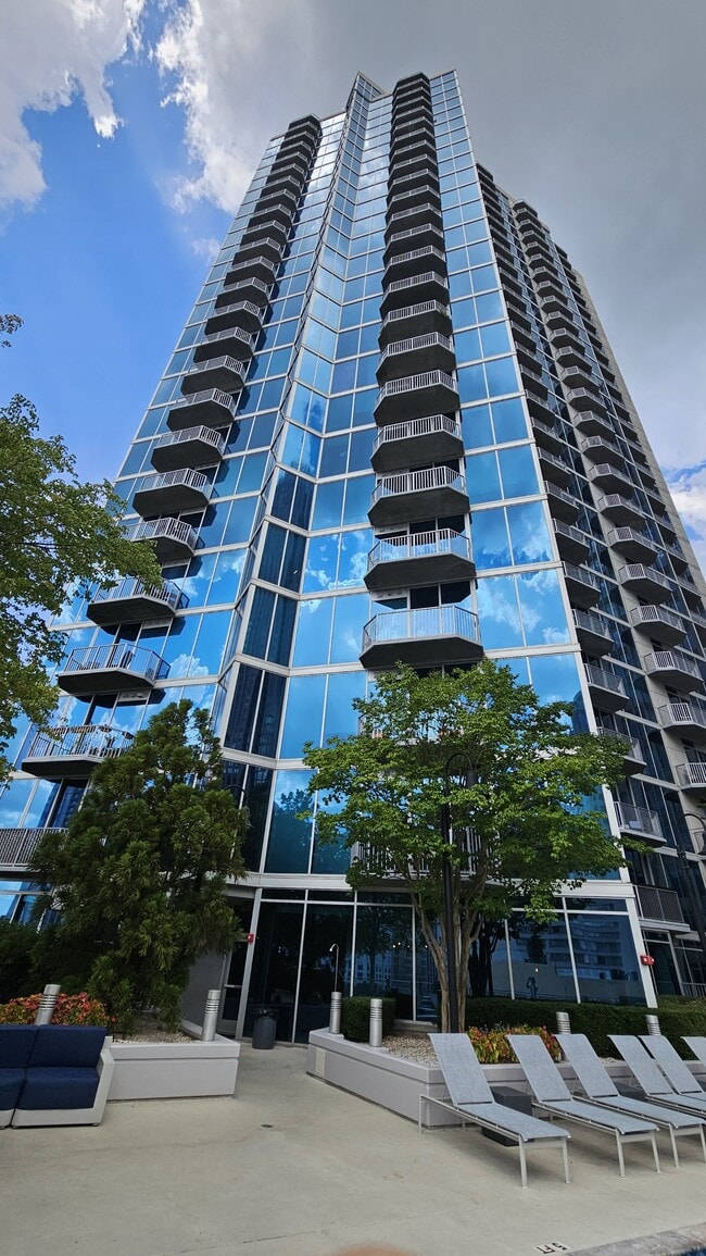 Building Photo - 210 N Church St