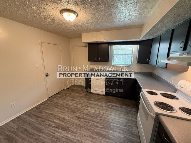 Building Photo - 1930 Lovell Rd