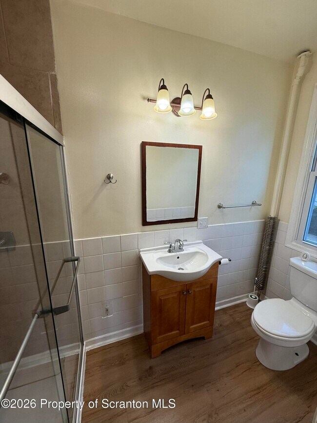 Building Photo - 1042 Taylor Ave