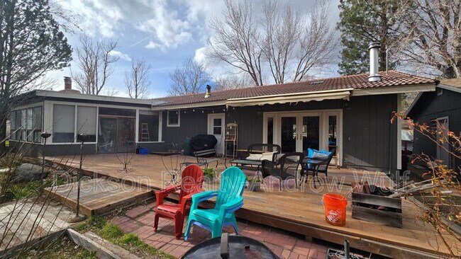 Building Photo - 22882 Carriage Dr