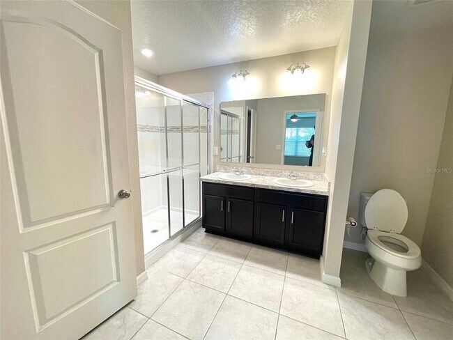 Building Photo - 2847 Mosshire Cir