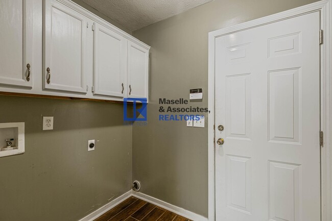 Building Photo - 3 Bed/2 Bath Home in Pearl