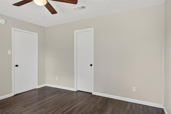 Building Photo - 10606 Forest Leaf Dr