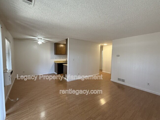 Building Photo - 2125 Northwood Cir