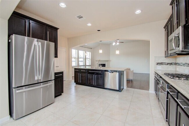 Building Photo - 24019 Via Viale Dr