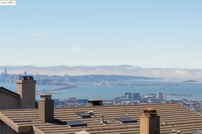 Building Photo - Four Bedroom Home with Panoramic Views