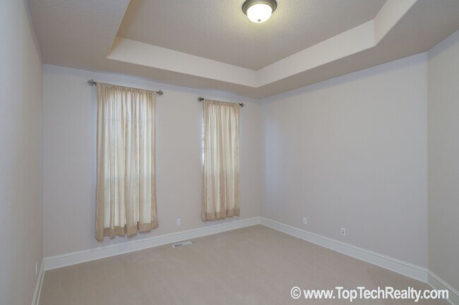 Building Photo - 12750 NW Alsace Ln