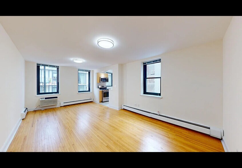 Building Photo - 365 W 52nd St