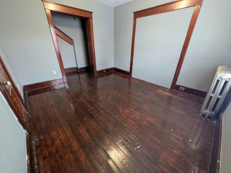 Building Photo - 214-214 S Front St