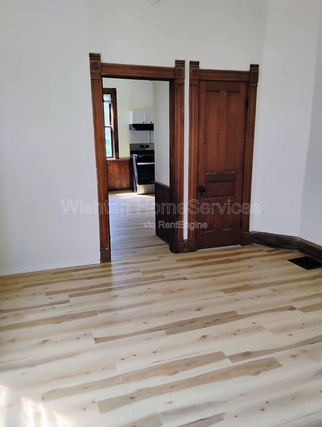 Building Photo - 1016 York St