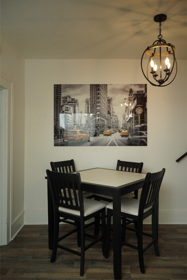 Building Photo - 2516 Isabella St