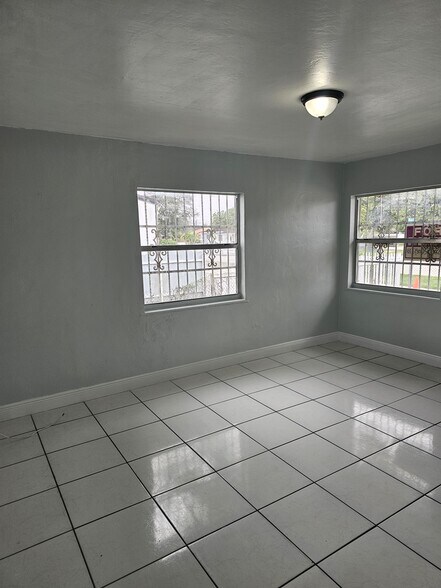 Building Photo - 1240 Rutland St