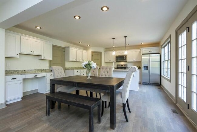 Building Photo - 709 Courtland Ave