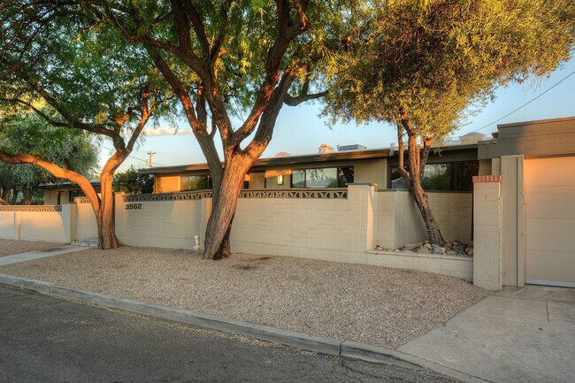 Building Photo - PRE-LEASE AUGUST 2026 - Beautiful Modern Living near Campus