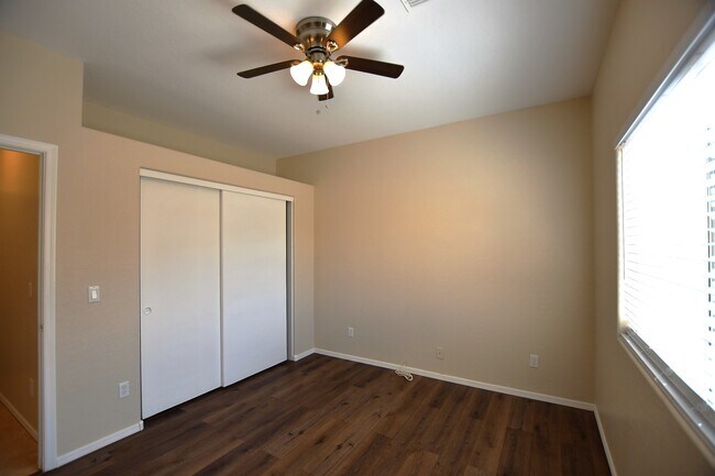 Building Photo - 2300 E Magma Rd