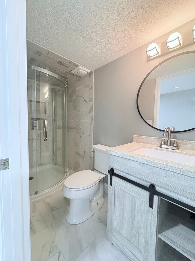 Building Photo - Stunning 3-bedroom, 3.5-bathroom home in Reynoldsburg