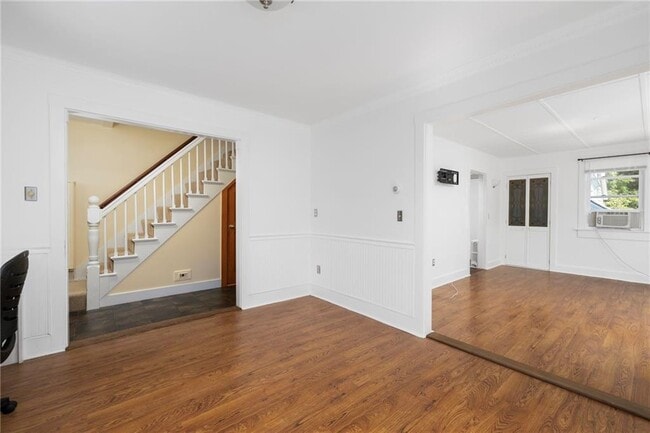 Building Photo - 272 Boulevard
