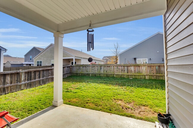 Building Photo - 402 Isabelle St