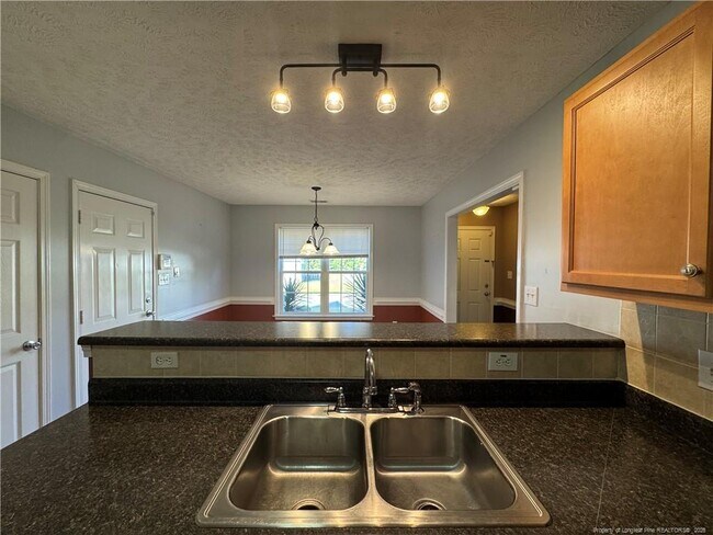 Building Photo - 245 Wood Valley Ln