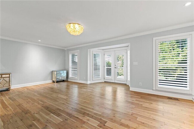 Building Photo - 4820 Powers Ferry Rd NW