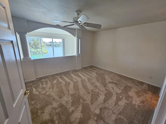 Building Photo - 306 Crystal Springs Ln N
