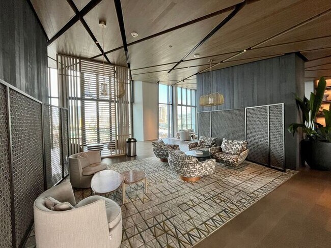 Building Photo - Koula: New 2 Bed, 2 Bath Condo with 1 Park...