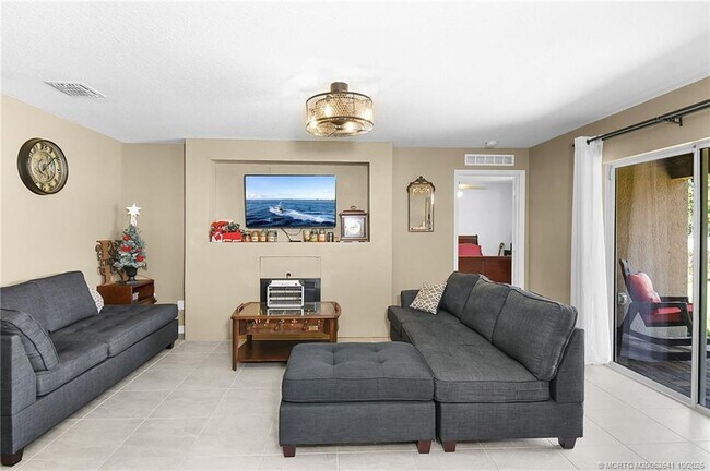 Building Photo - 5501 Jamboree Dr