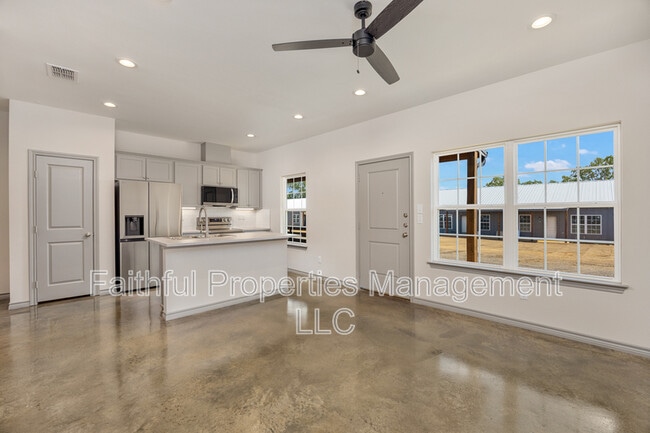 Building Photo - 13554 FM 14