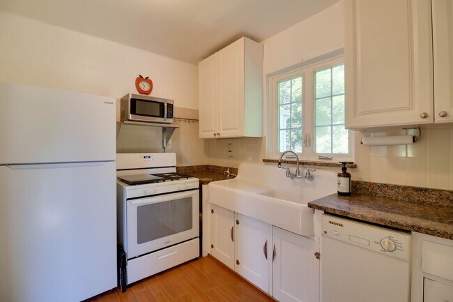 Building Photo - Lenox Township home on 7 acres