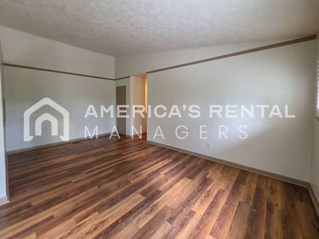 Building Photo - 3100 Apple Valley Ln