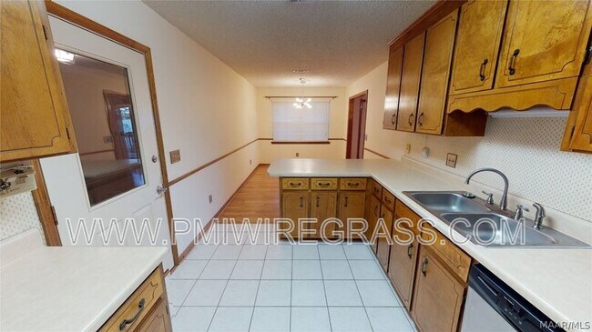 Building Photo - 10820 Co Rd 1