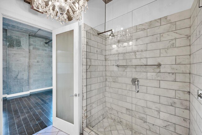 Building Photo - 411 NW 1st Ave