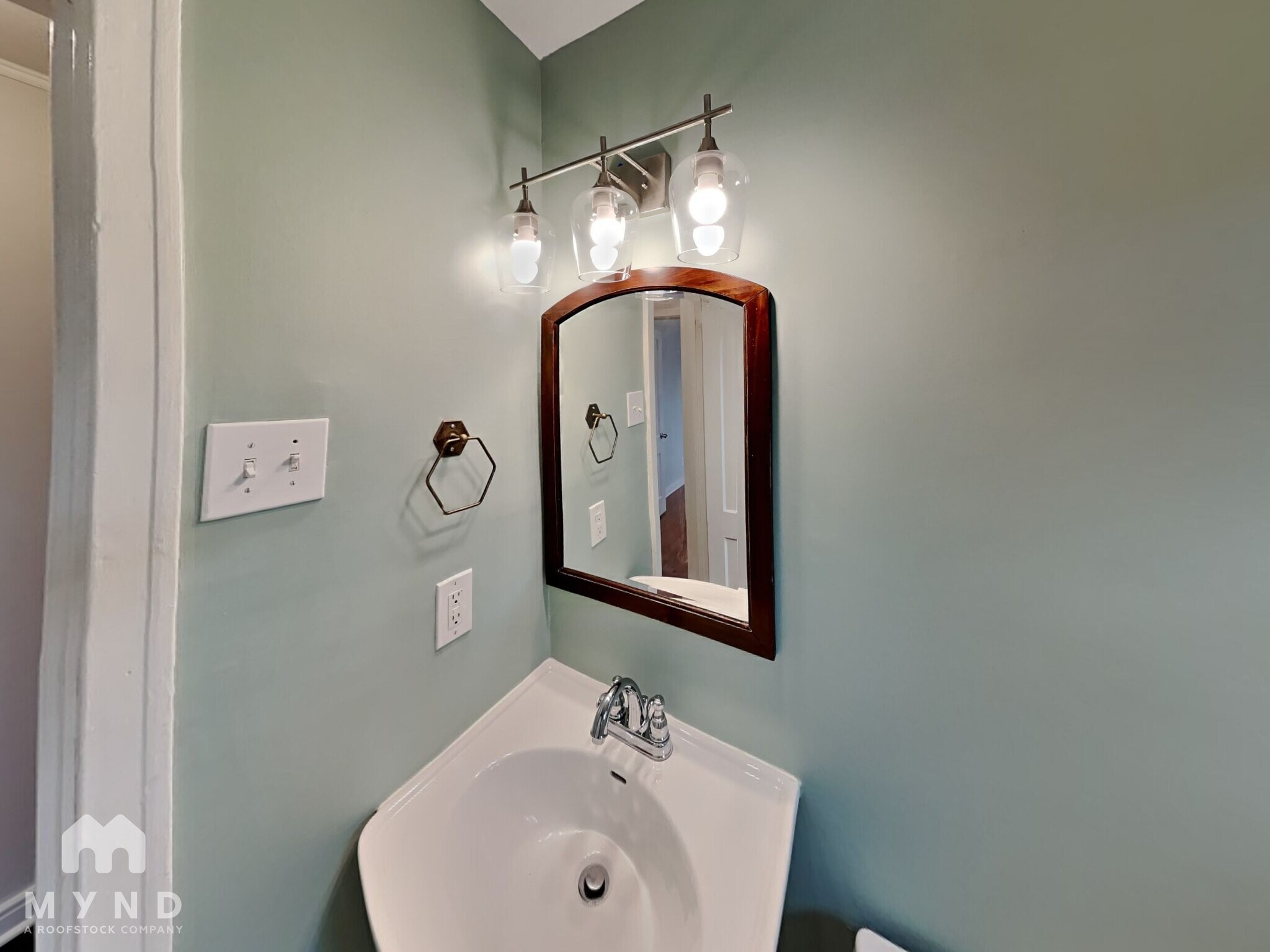 Building Photo - 3816 The Plaza