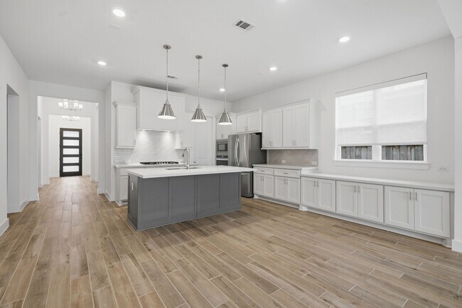 Building Photo - 8011 Fenway Hts Dr